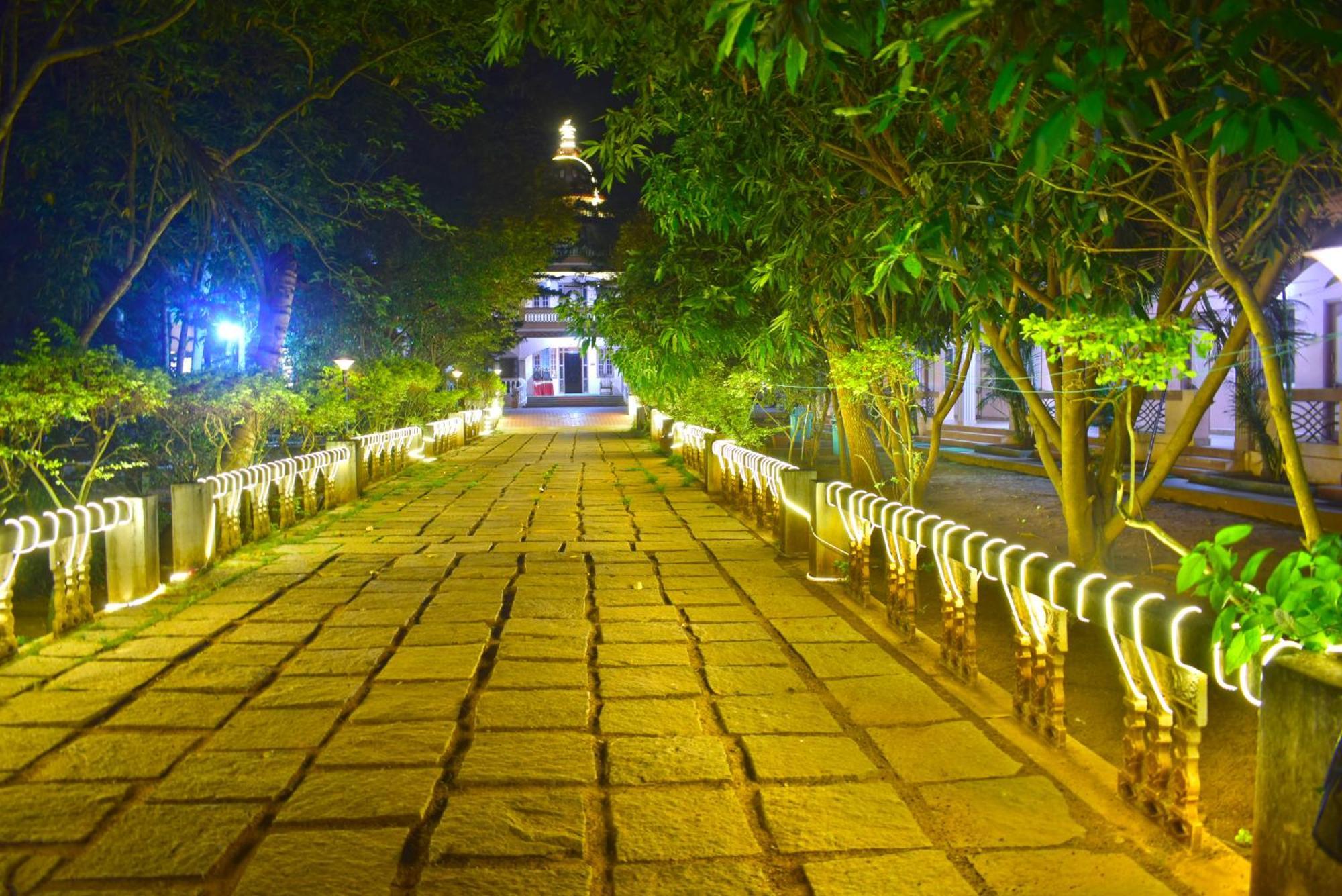 Jains Royal Palace Resorts Yelagiri Ngoại thất bức ảnh
