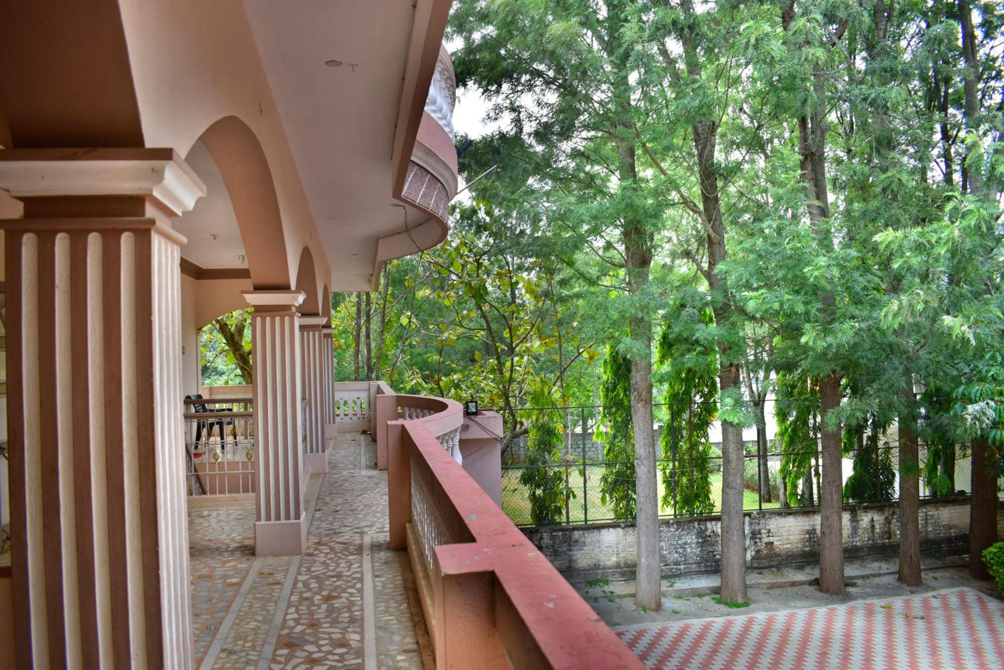 Jains Royal Palace Resorts Yelagiri Ngoại thất bức ảnh