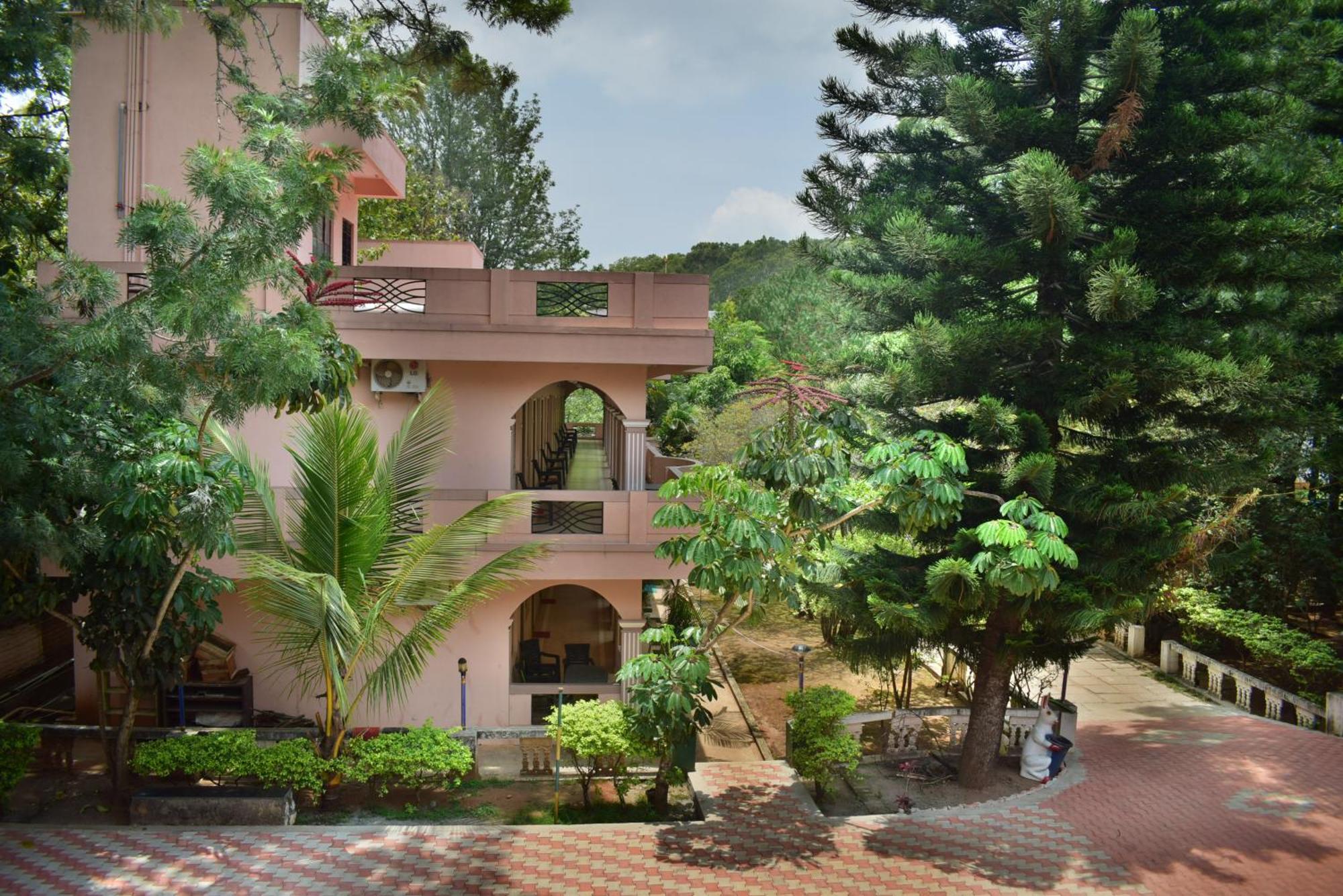 Jains Royal Palace Resorts Yelagiri Ngoại thất bức ảnh
