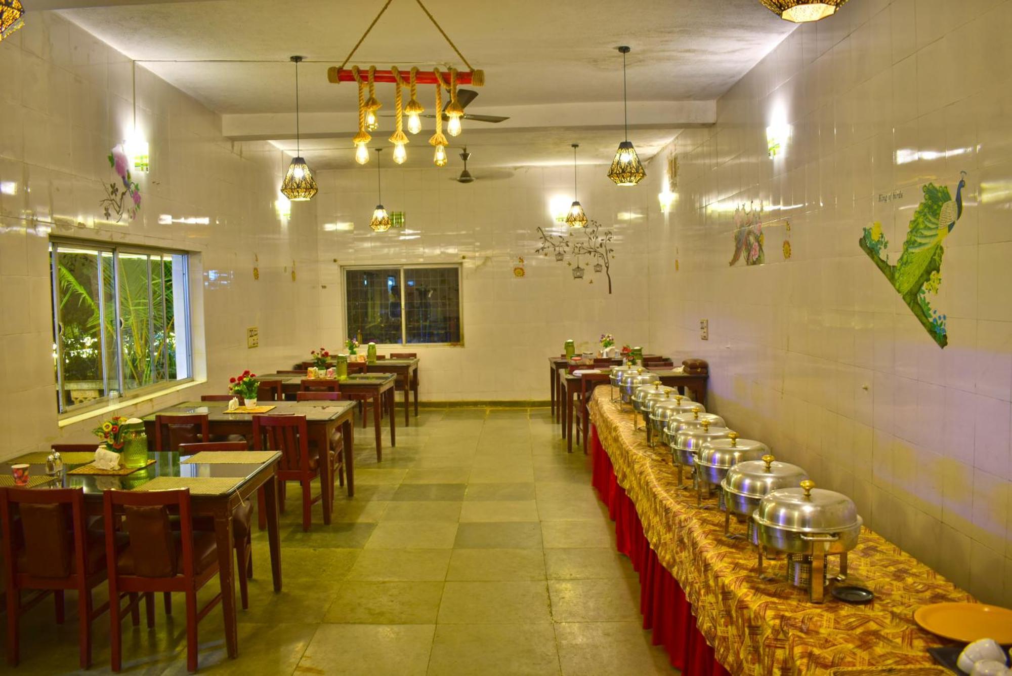 Jains Royal Palace Resorts Yelagiri Ngoại thất bức ảnh