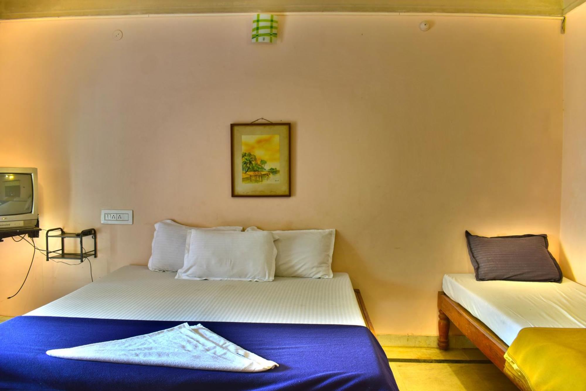 Jains Royal Palace Resorts Yelagiri Ngoại thất bức ảnh