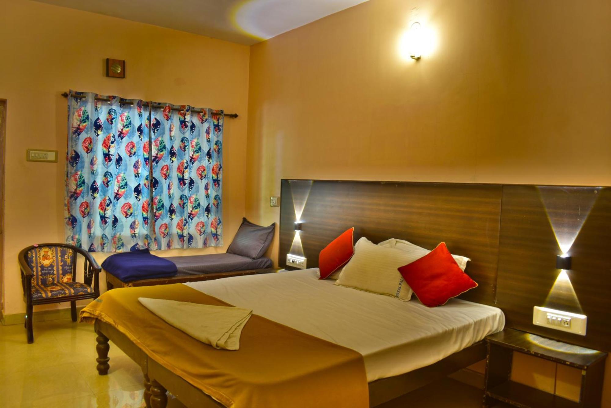 Jains Royal Palace Resorts Yelagiri Ngoại thất bức ảnh