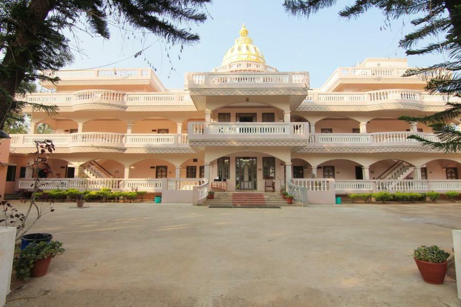 Jains Royal Palace Resorts Yelagiri Ngoại thất bức ảnh