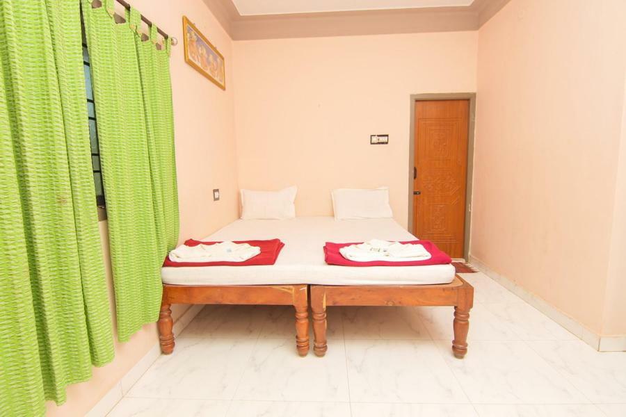 Jains Royal Palace Resorts Yelagiri Ngoại thất bức ảnh