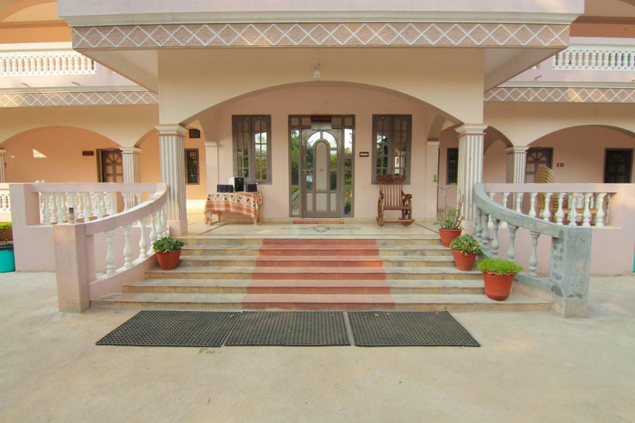 Jains Royal Palace Resorts Yelagiri Ngoại thất bức ảnh