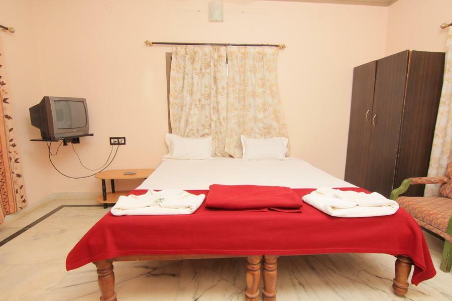 Jains Royal Palace Resorts Yelagiri Ngoại thất bức ảnh