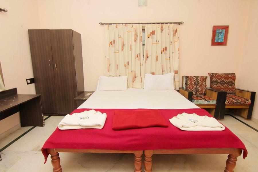 Jains Royal Palace Resorts Yelagiri Ngoại thất bức ảnh