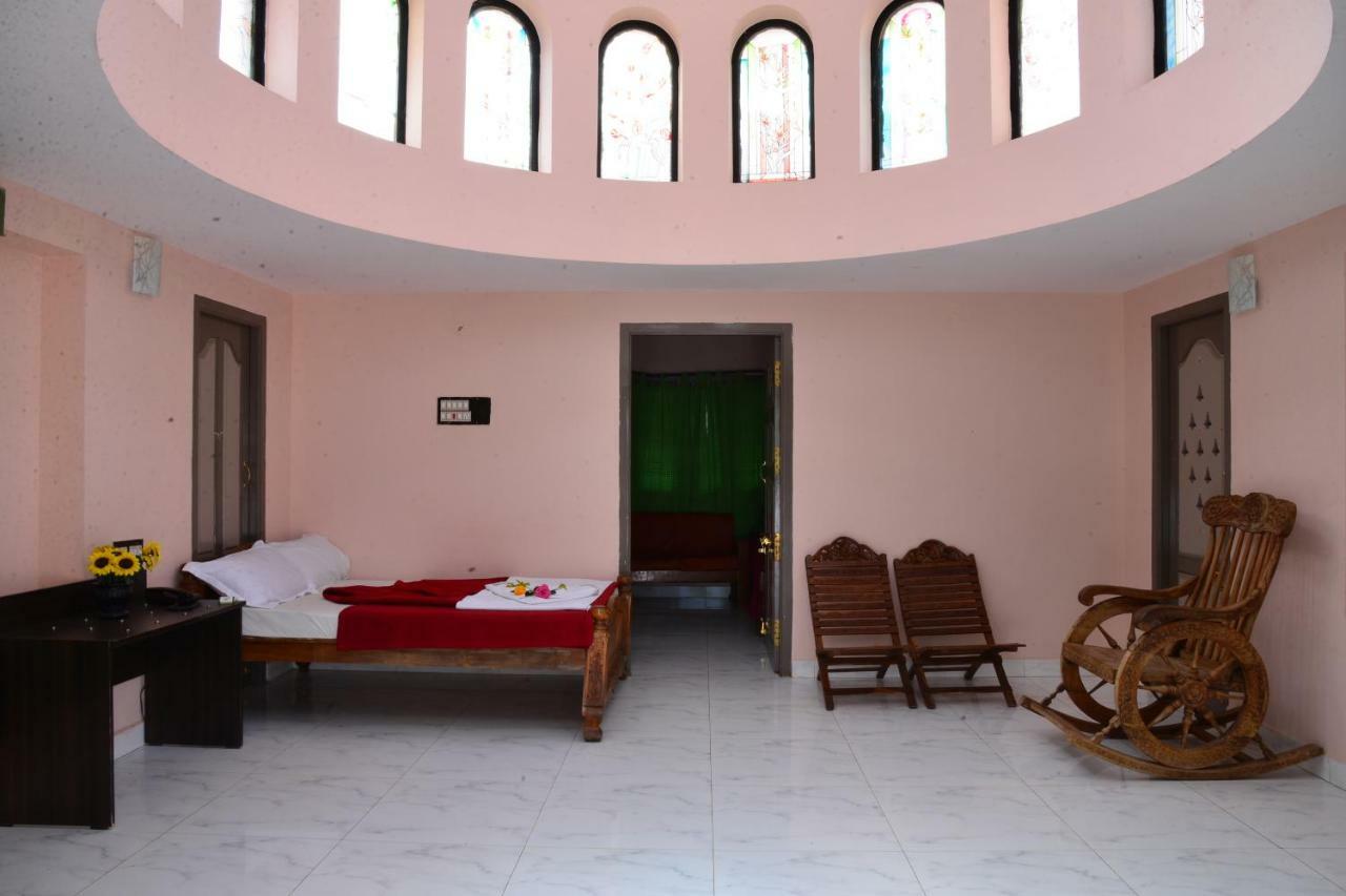 Jains Royal Palace Resorts Yelagiri Ngoại thất bức ảnh
